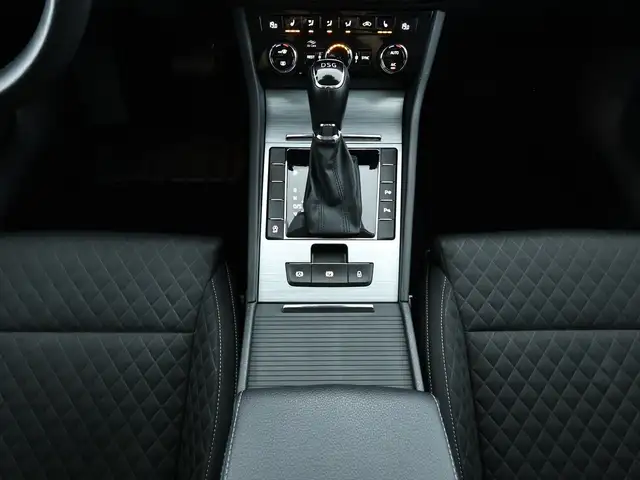 Skoda Superb view 13