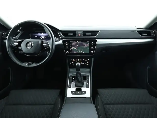 Skoda Superb view 9