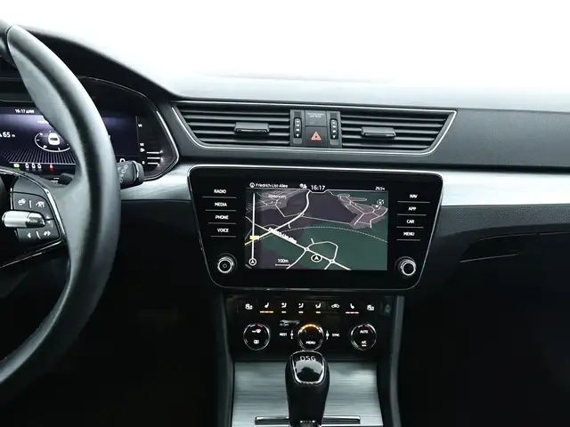 Skoda Superb view 11