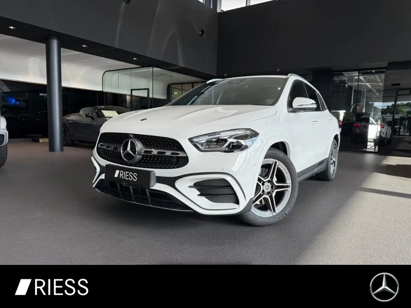 Mercedes-Benz GLA 220 4M AMG+DISTRONIC+AHK+KEYLESS+MULTIBEAM+ Weiß - 1