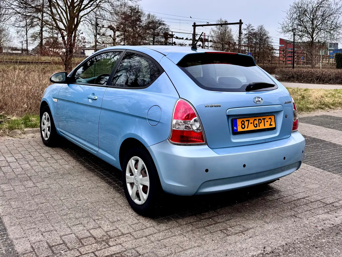 Hyundai ACCENT ACCENT 1.4i Dynamic Joy Blau - 1
