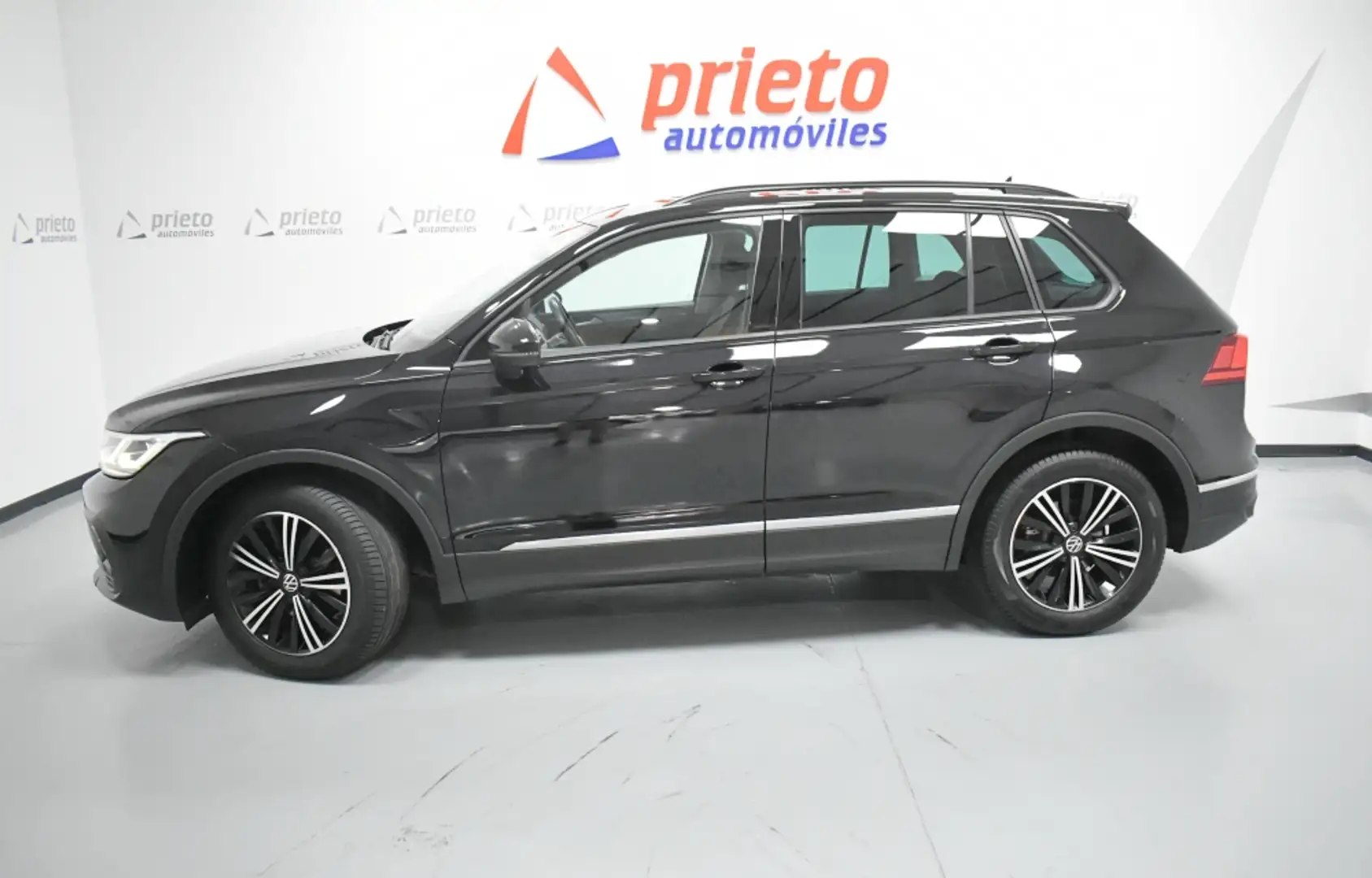 Volkswagen Tiguan 2.0TDI Life DSG 110kW Negro - 2