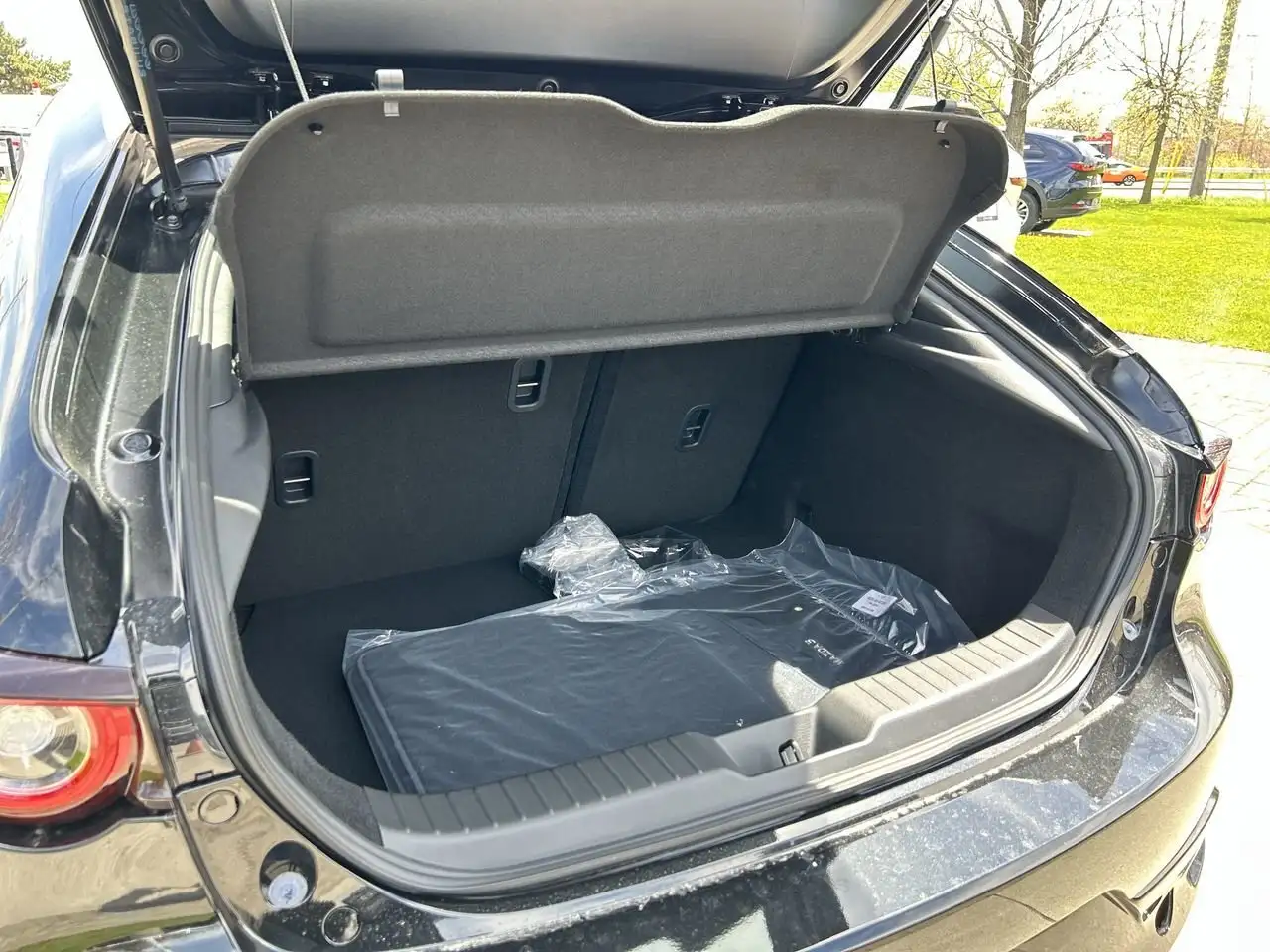 Mazda 3 снимка Mazda 3