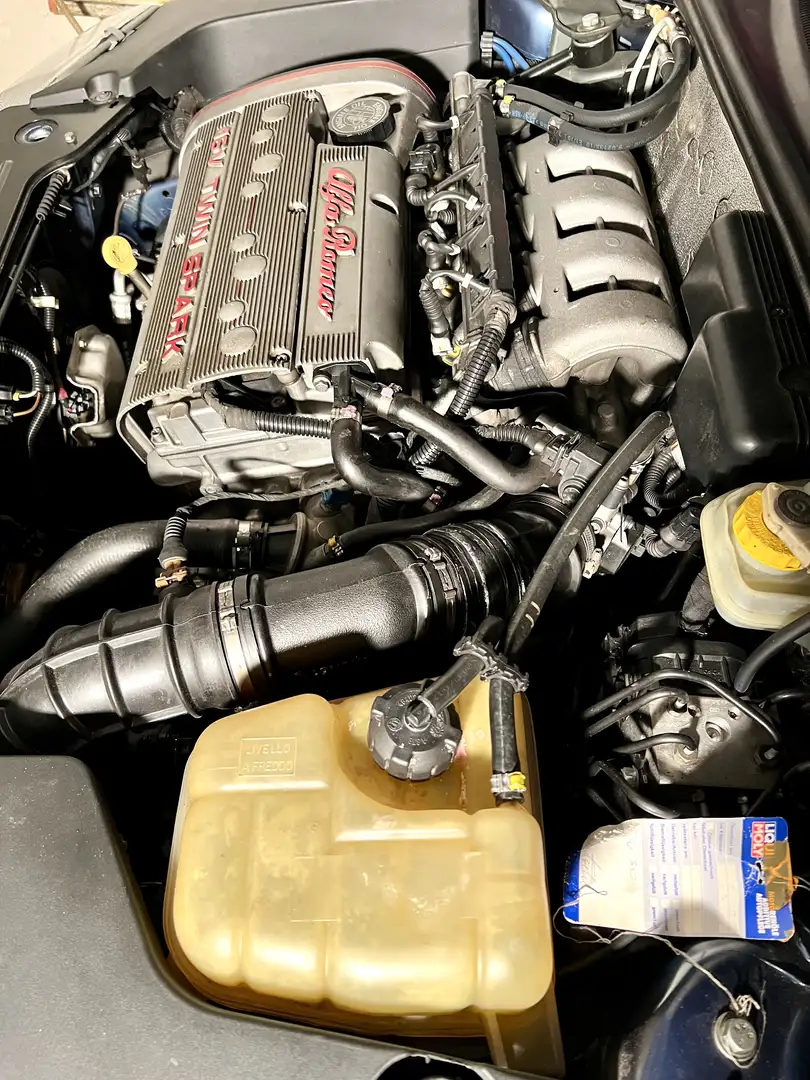 Alfa Romeo Spider 2,0 Twin Spark 16V L - 2