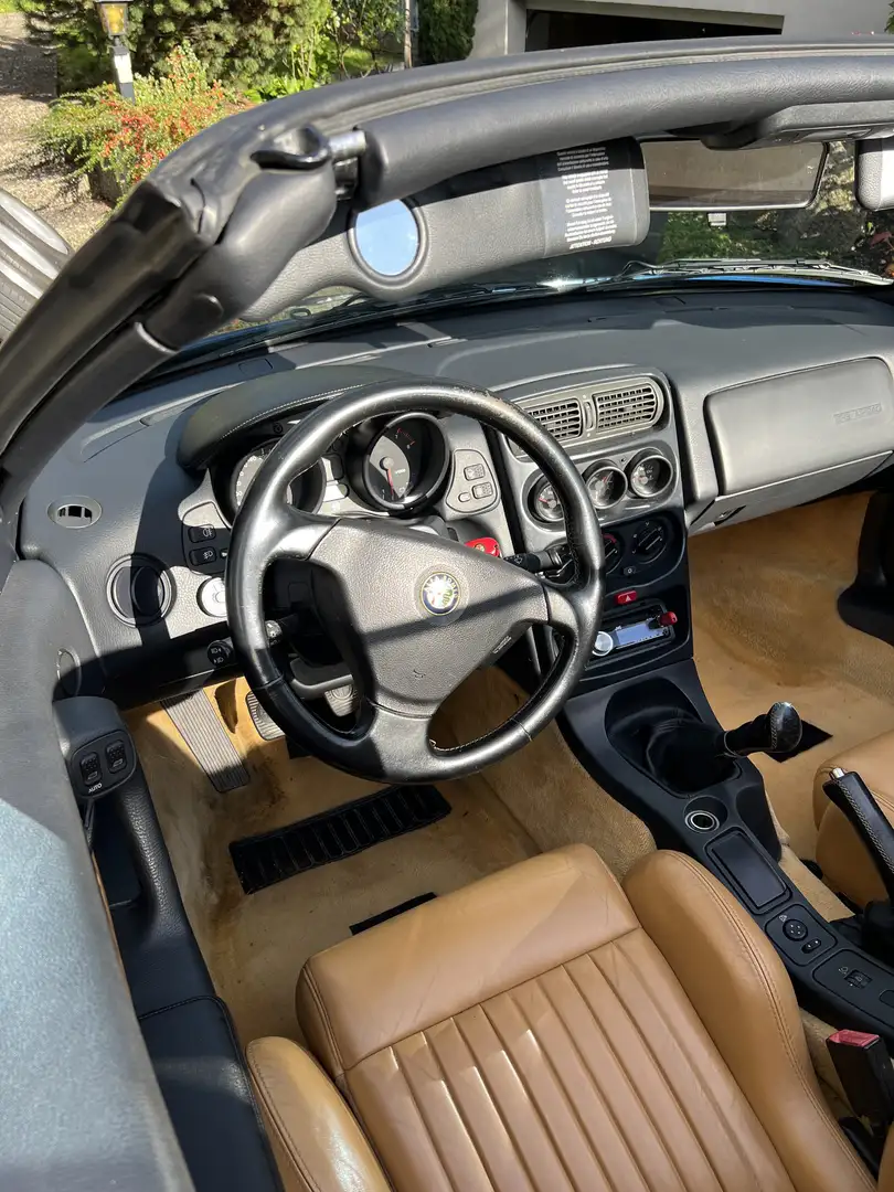 Alfa Romeo Spider 2,0 Twin Spark 16V L - 2