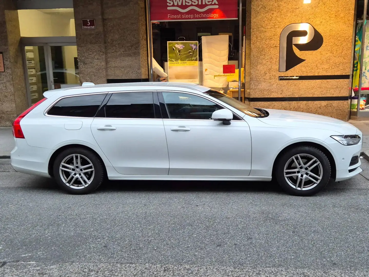 Volvo V90 V90 D4 AWD Momentum Geartronic Momentum Weiß - 1