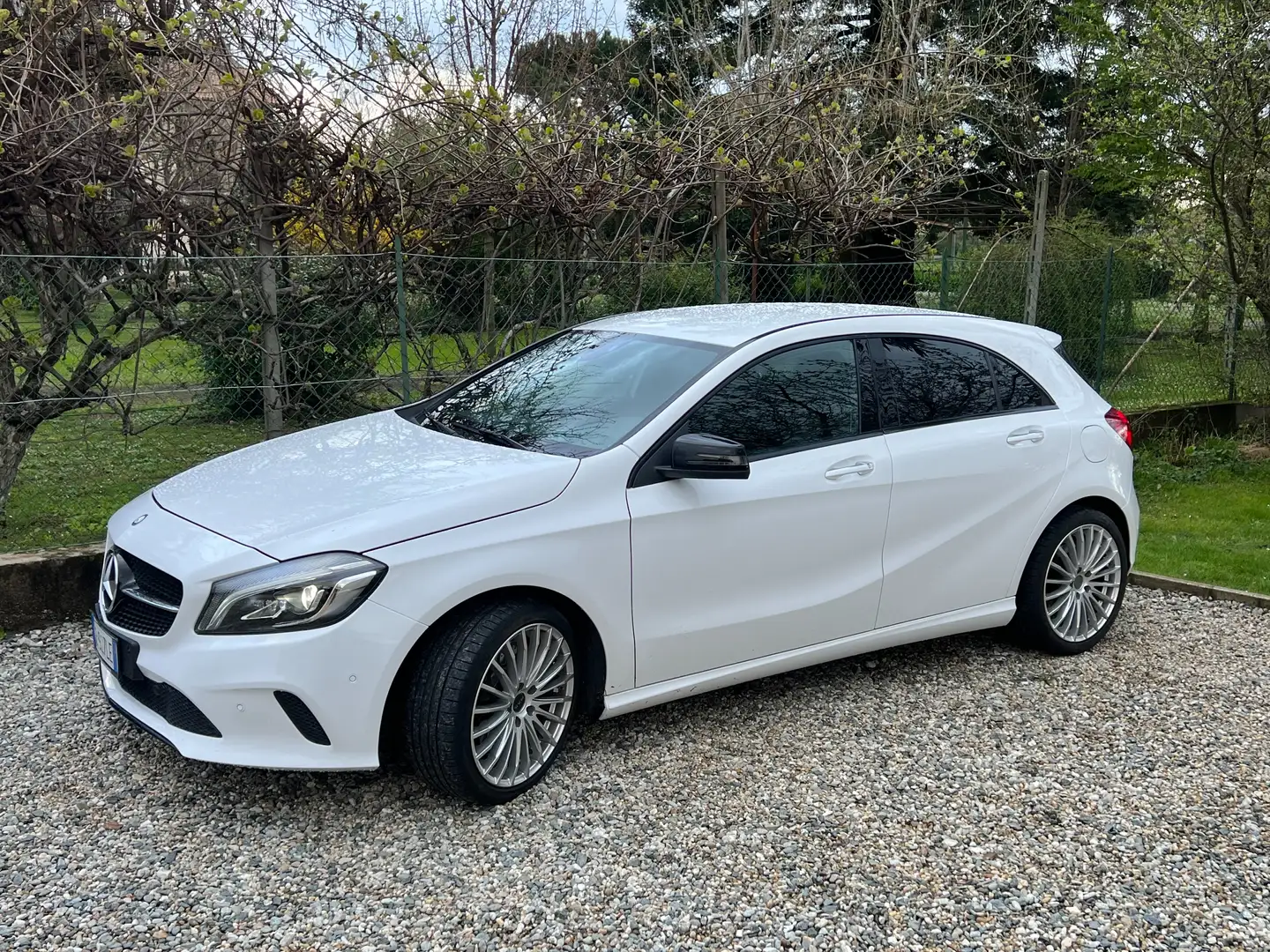 Mercedes-Benz A 250 Classe A 250 -sport premium ACCESSORIATO Alb - 2