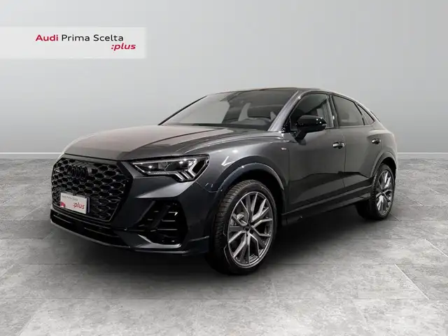 Audi Q3 35 2.0 tdi Identity Black s-tronic