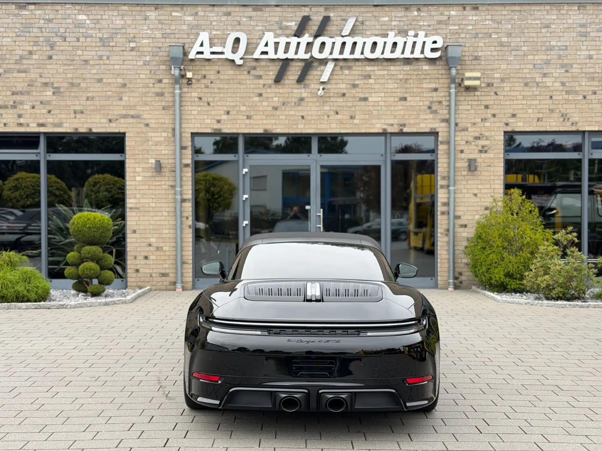 포르쉐 911 Carrera 4 GTS Cabriolet 2026 검정 사진 4