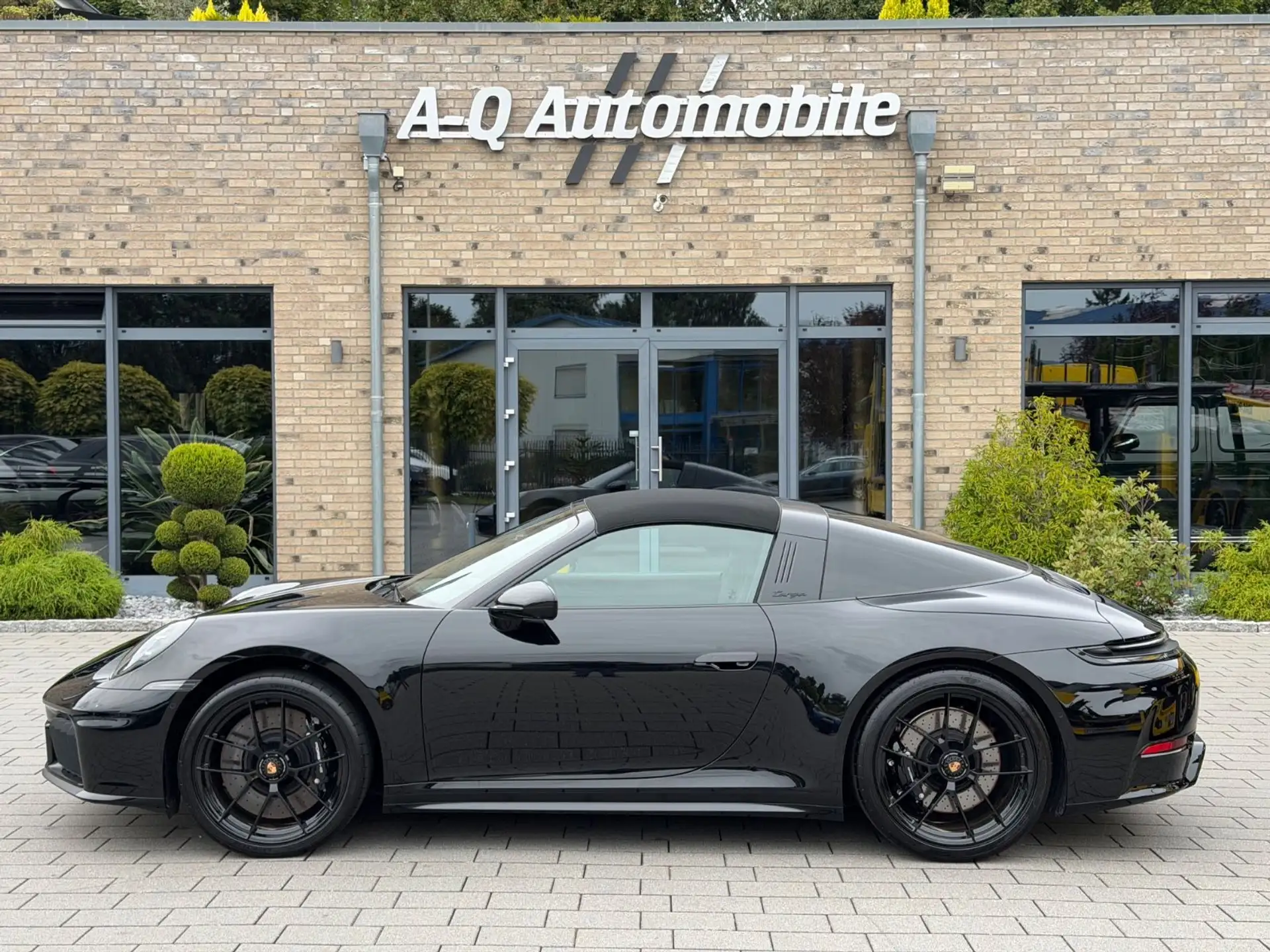 포르쉐 911 Carrera 4 GTS Cabriolet 2026 검정 사진 2
