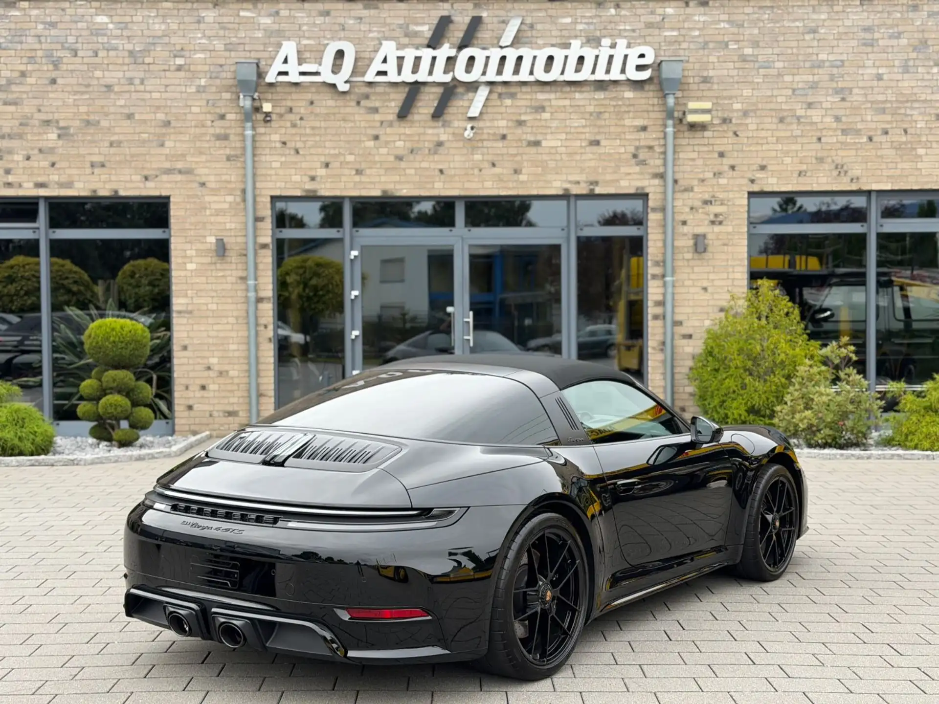 포르쉐 911 Carrera 4 GTS Cabriolet 2026 검정 사진 5