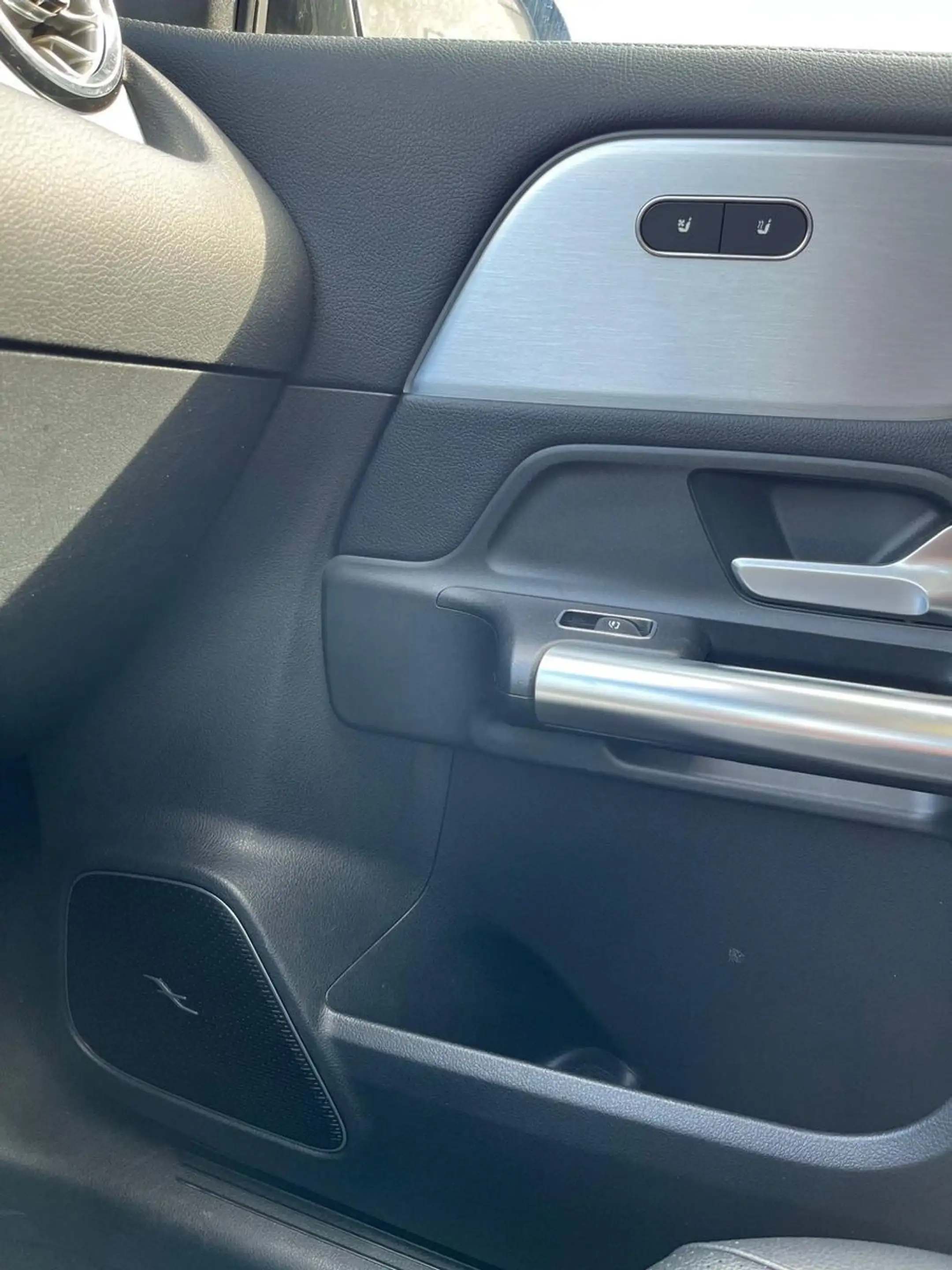 Mercedes-Benz GLA 250 e  Leder+AHK+360*+Pano+1.Hd — photo 12