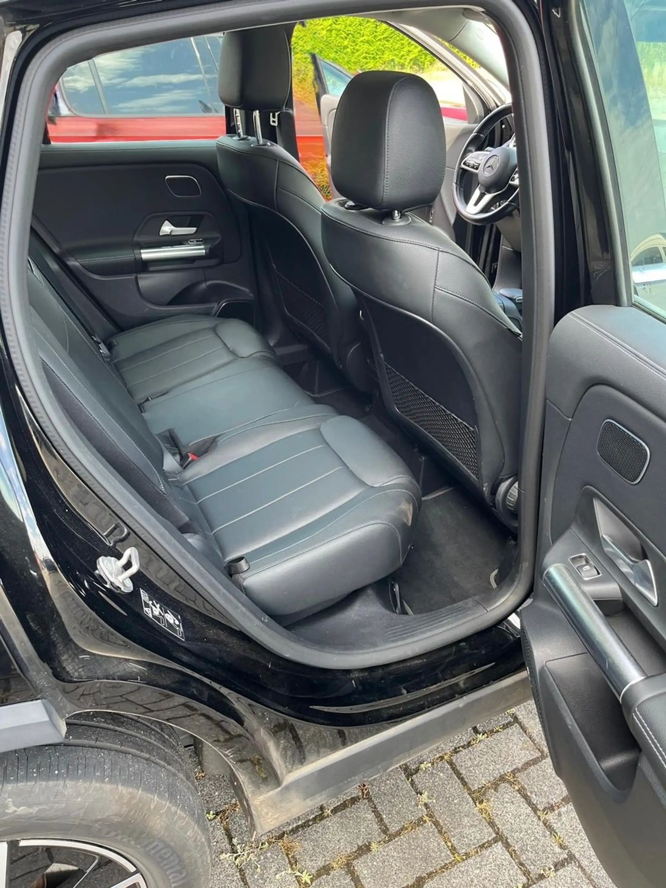 Mercedes-Benz GLA 250 e  Leder+AHK+360*+Pano+1.Hd — photo 4