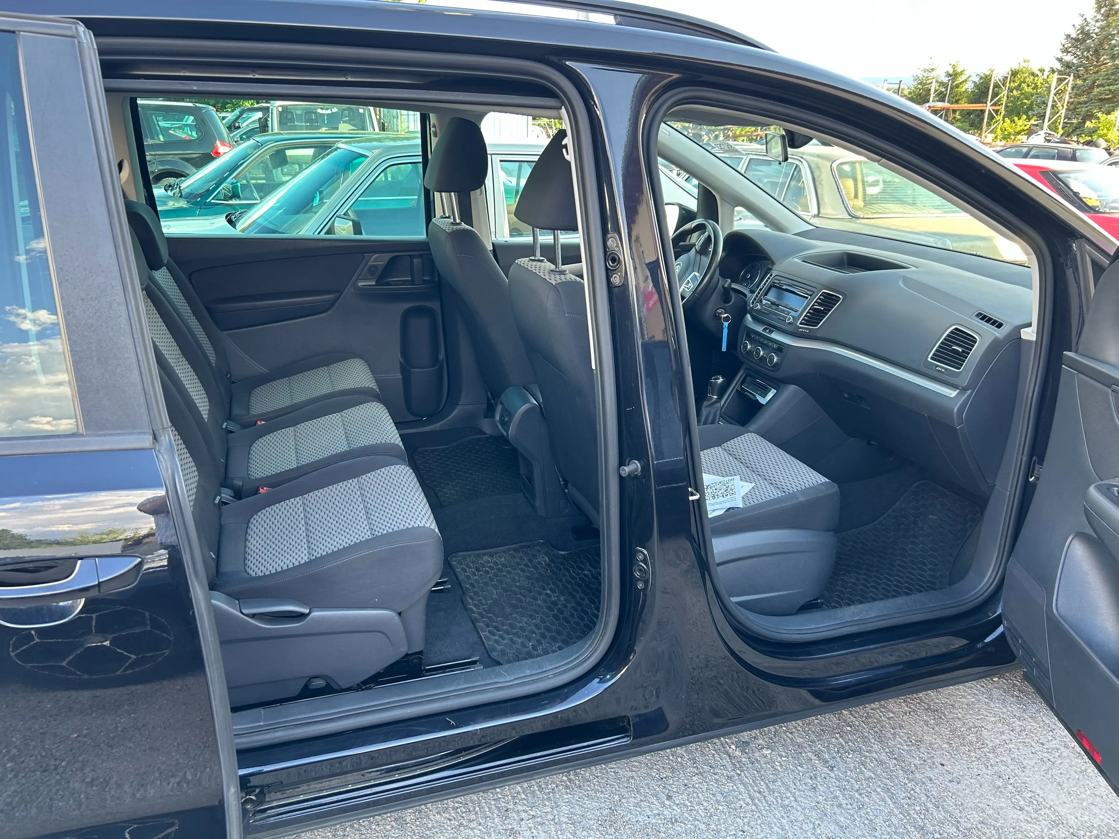 Volkswagen Sharan Trendline BMT — photo 10