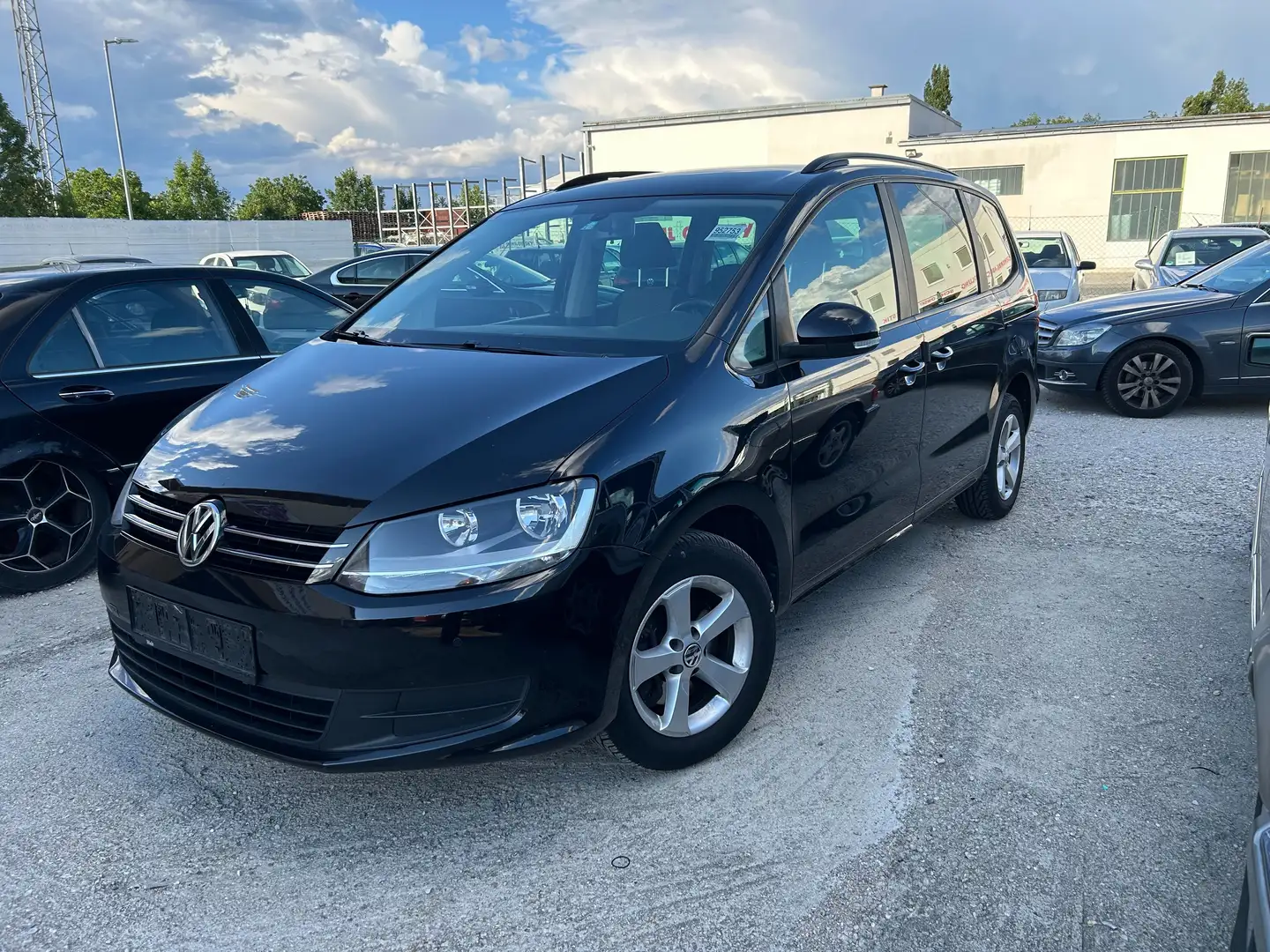 Volkswagen Sharan Trendline BMT Schwarz - 2