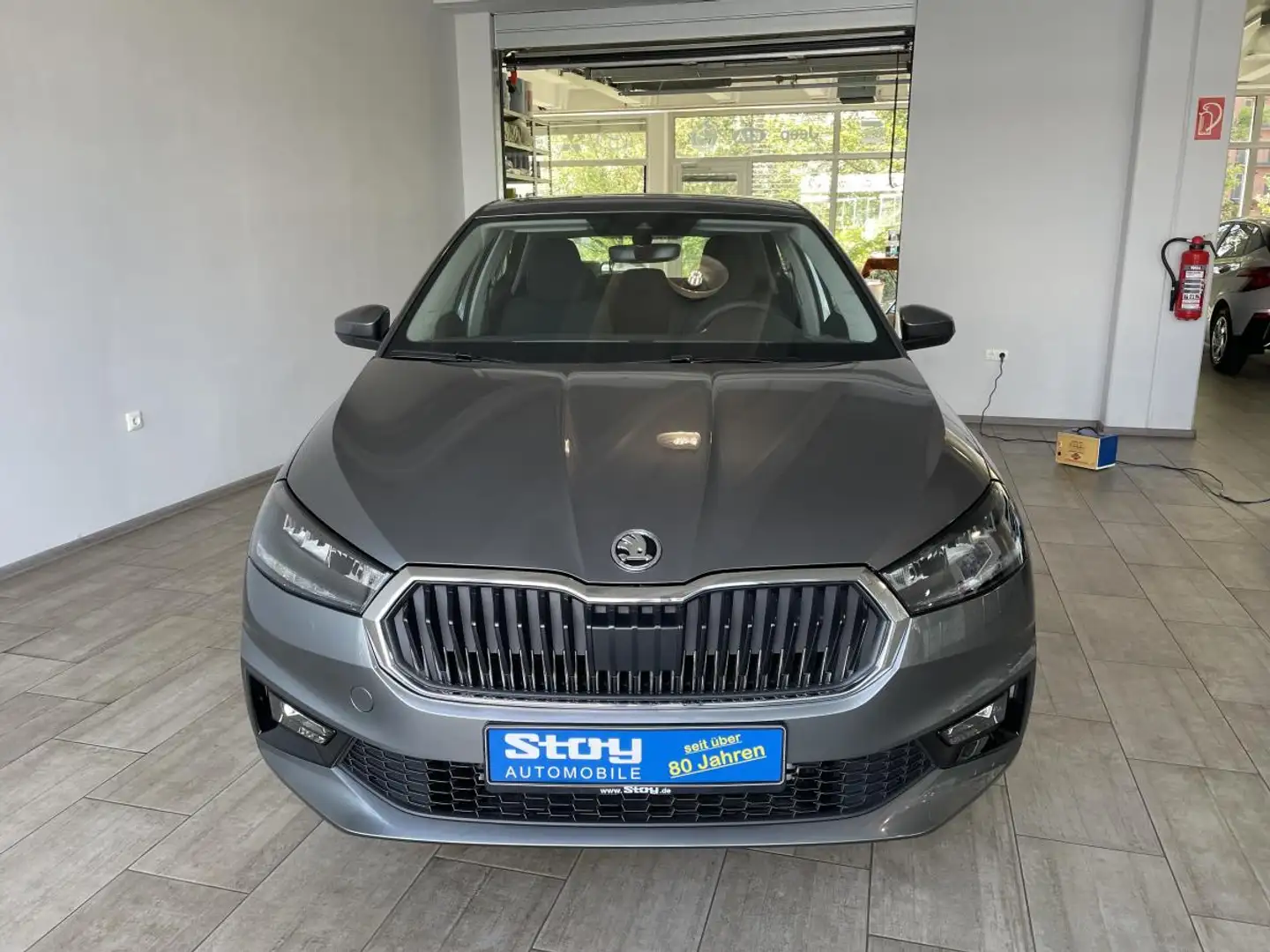 Skoda Fabia 1.0 TSI 116PS DSG LED SHZ PDC Grau - 2