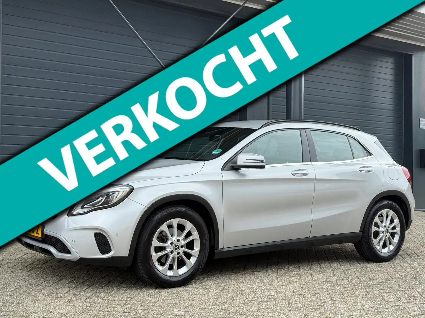 Mercedes-Benz GLA 180 Business Solution, Camera, Stoelverw, Trekhaak Gris - 1