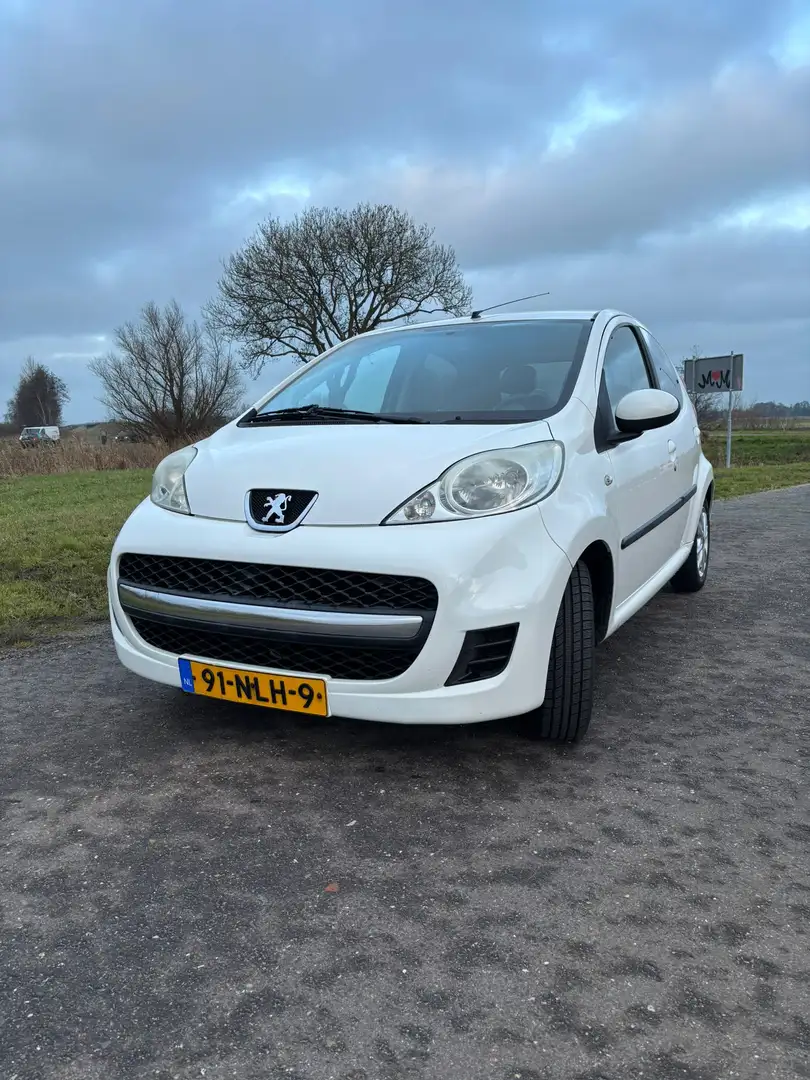 Peugeot 107 107 1.0-12V Urban Move Wit - 1