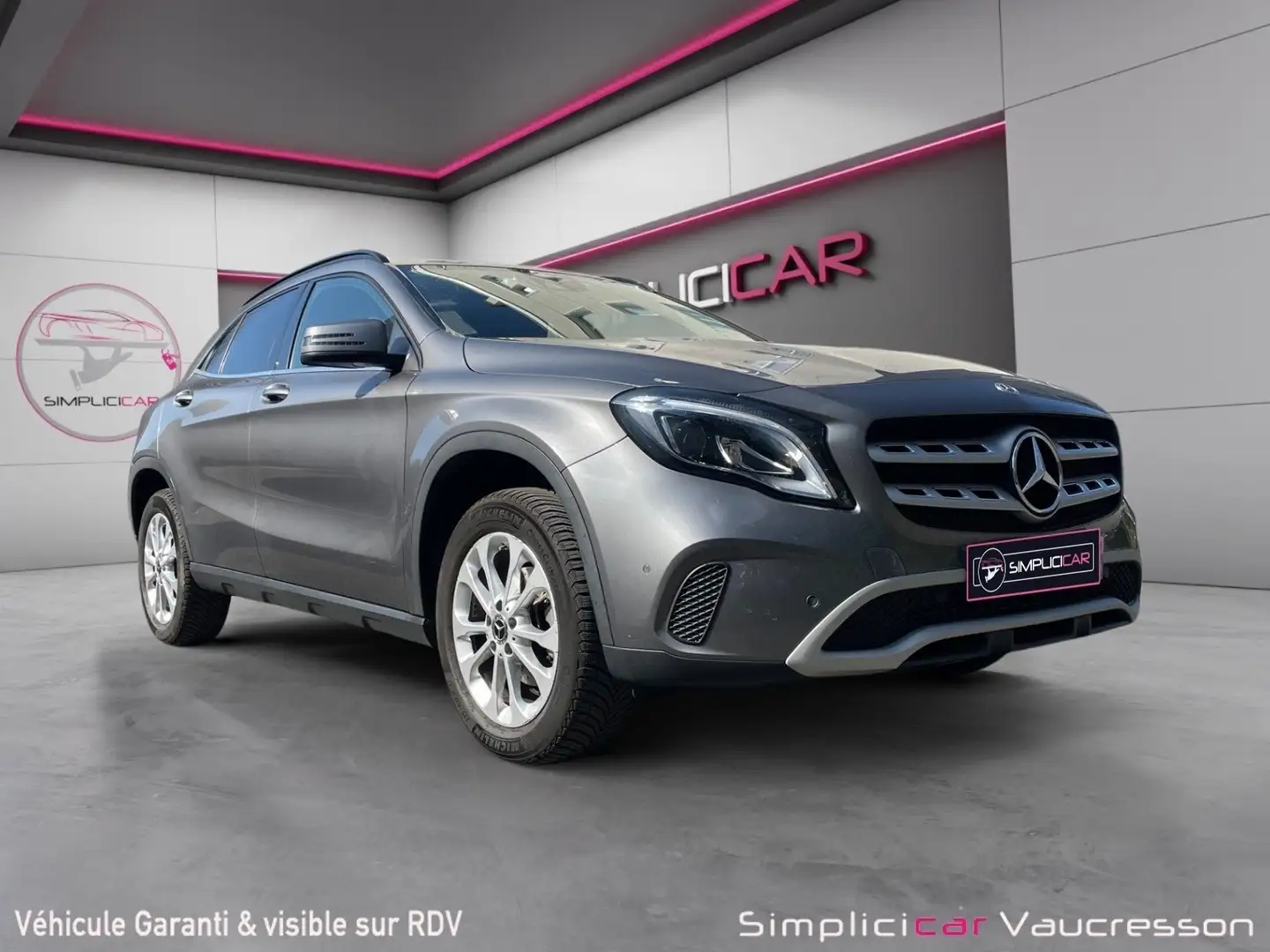 Mercedes-Benz GLA 180 GLA 180 d 7-G DCT Inspiration Gris - 1