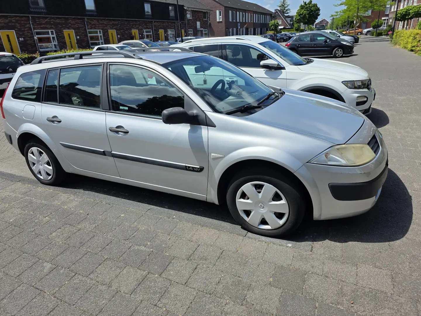 Renault Megane Megane 1.4-16V Tech Road Zilver - 1