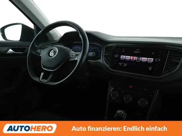 Volkswagen T-Roc view 13