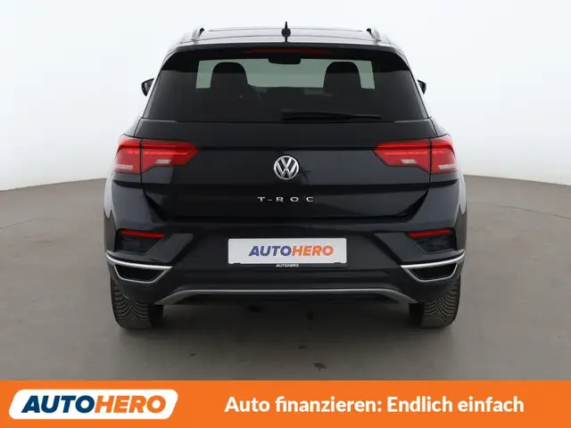 Volkswagen T-Roc view 5