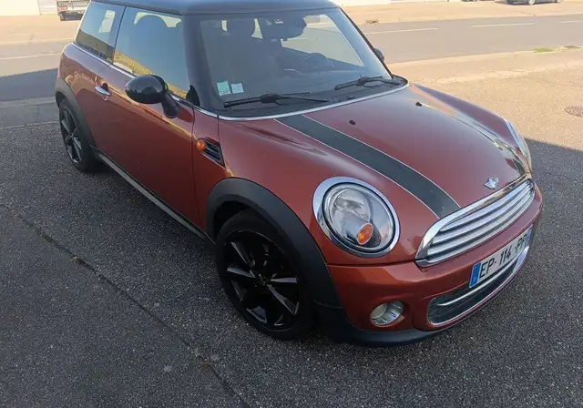 Mini Cooper view 3
