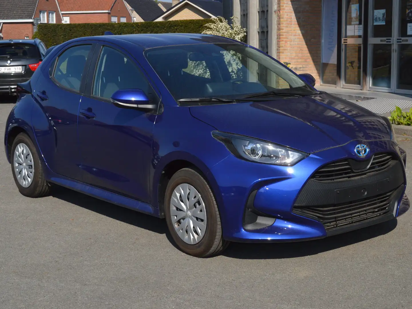 Toyota Yaris 1.5i VVT-i Hybride  E-CVT Dynamic weinig kms!! Azul - 2