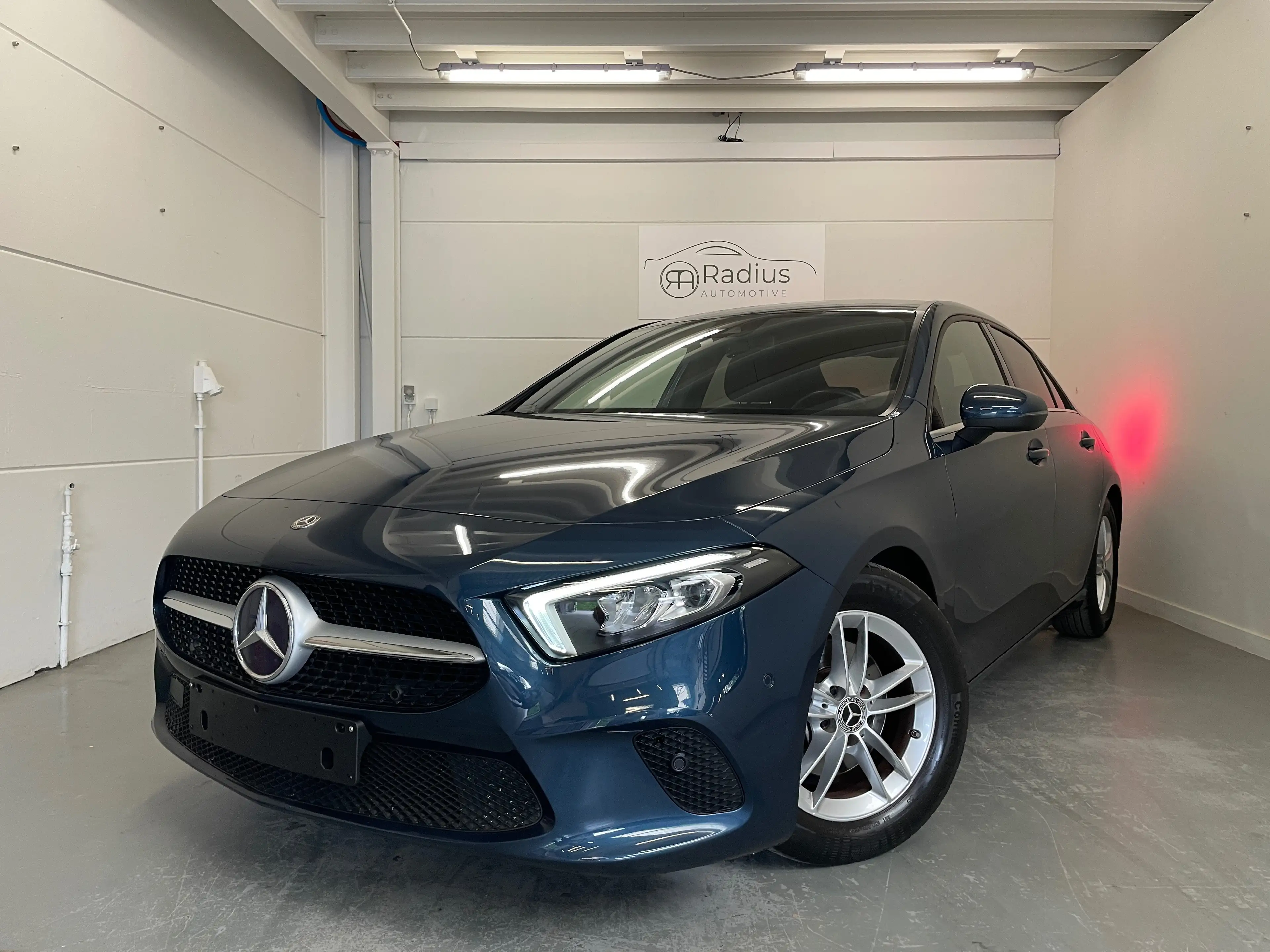 Mercedes-Benz A 180 A 180 Business Solution