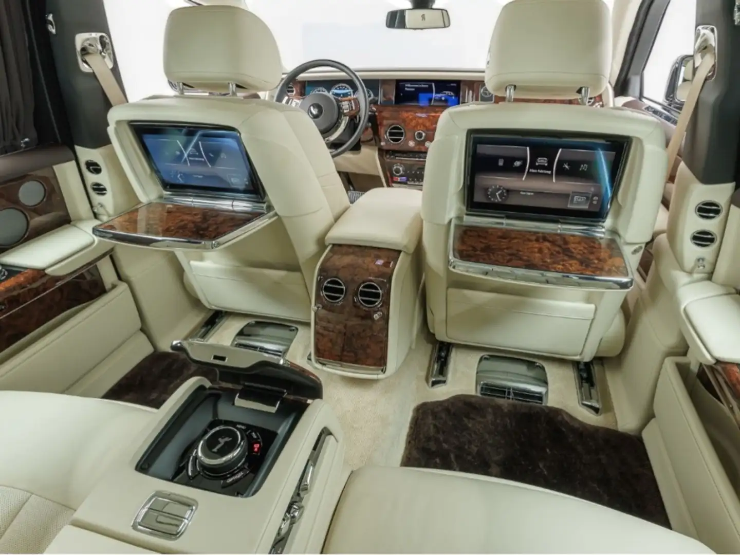 Rolls-Royce Phantom VIII Negro - 2