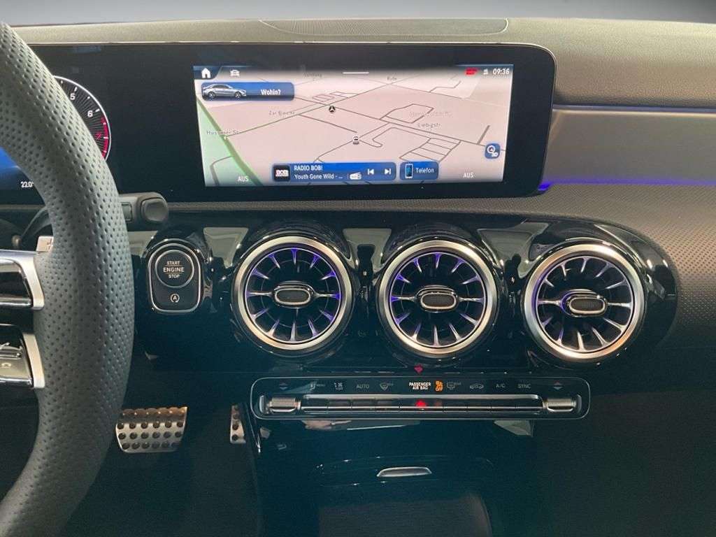 Mercedes-Benz A 220