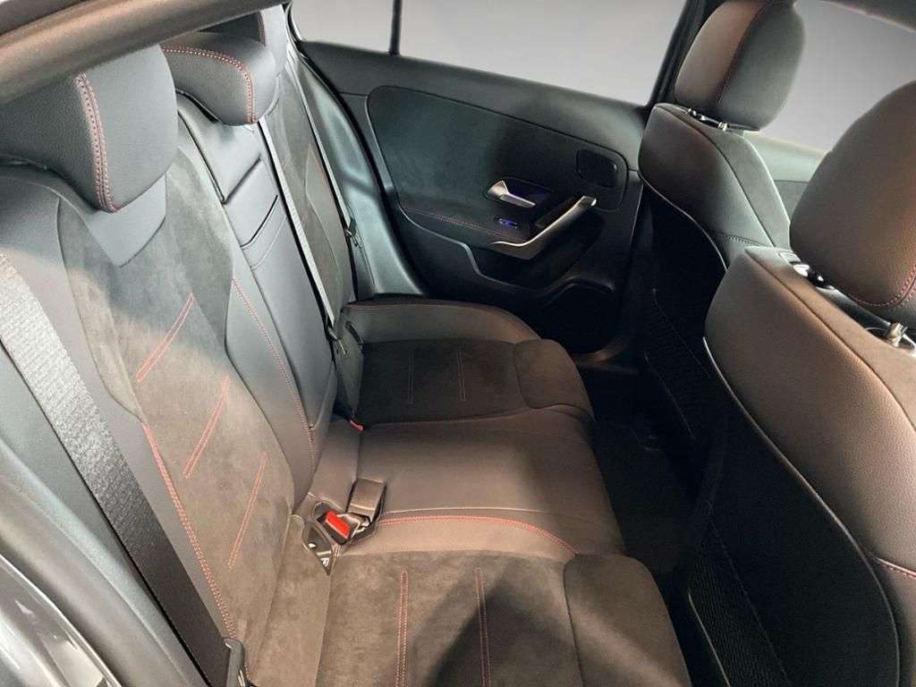Mercedes-Benz A 220