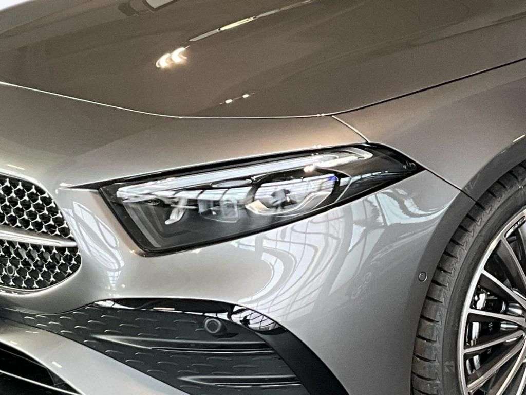 Mercedes-Benz A 220