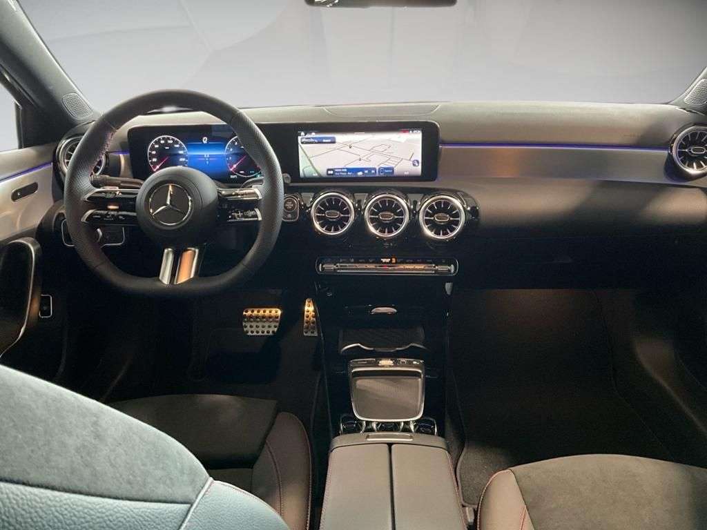 Mercedes-Benz A 220