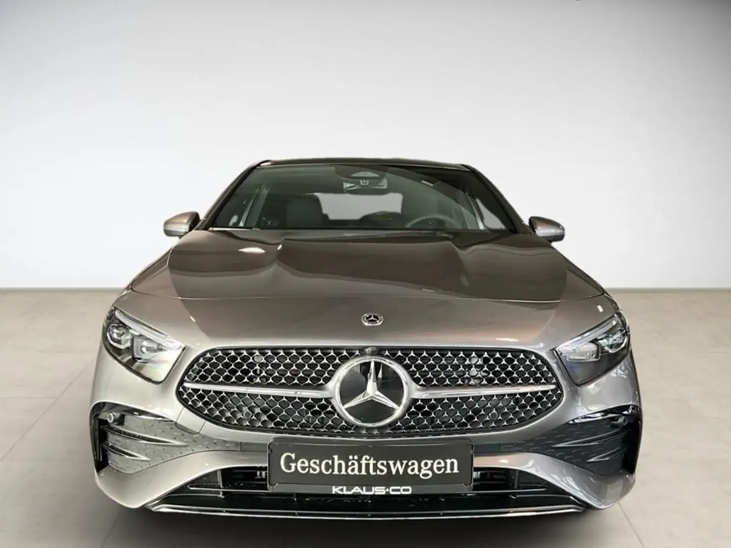 Mercedes-Benz A 220 4M AMG Premium SpurW S-Sitz KeyLess Navi Šedá - 2