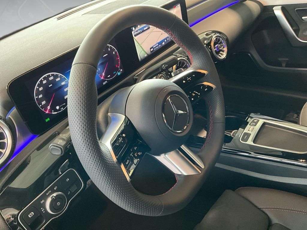 Mercedes-Benz A 220