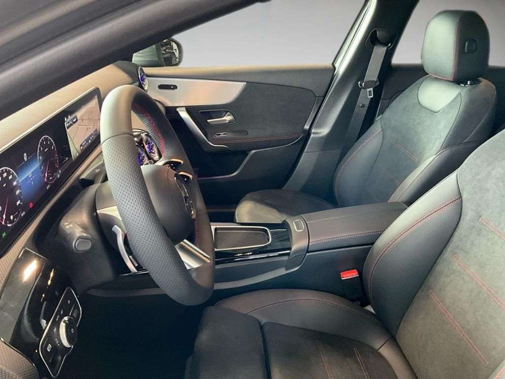Mercedes-Benz A 220