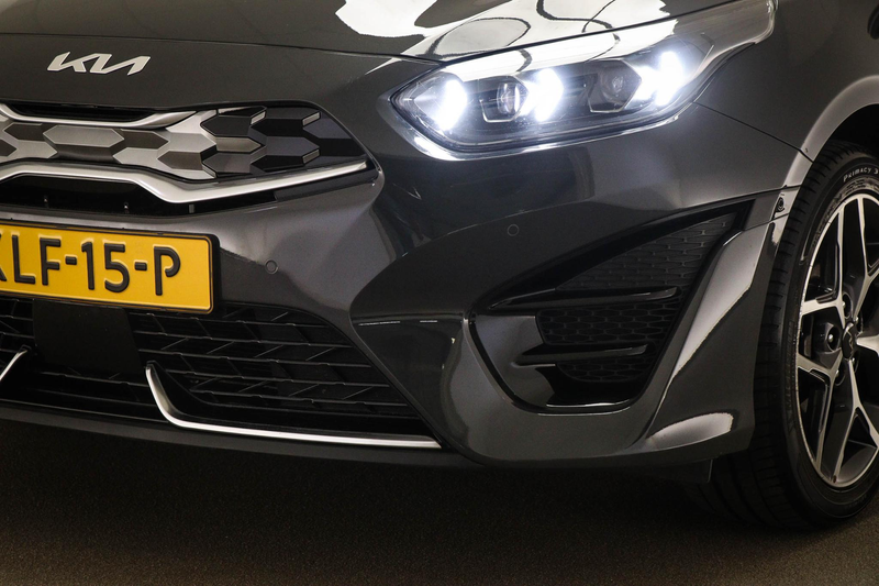 Kia Ceed SW / cee'd SW Sportswagon 1.6 GDI PHEV DynamicPlusLine | CAMERA — photo 16