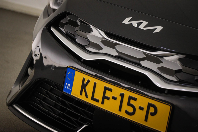 Kia Ceed SW / cee'd SW Sportswagon 1.6 GDI PHEV DynamicPlusLine | CAMERA — photo 15