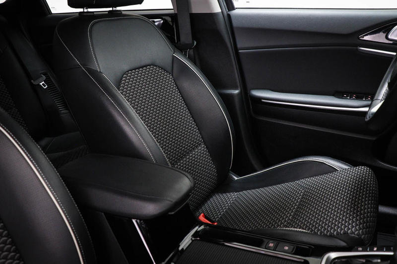 Kia Ceed SW / cee'd SW Sportswagon 1.6 GDI PHEV DynamicPlusLine | CAMERA — photo 9