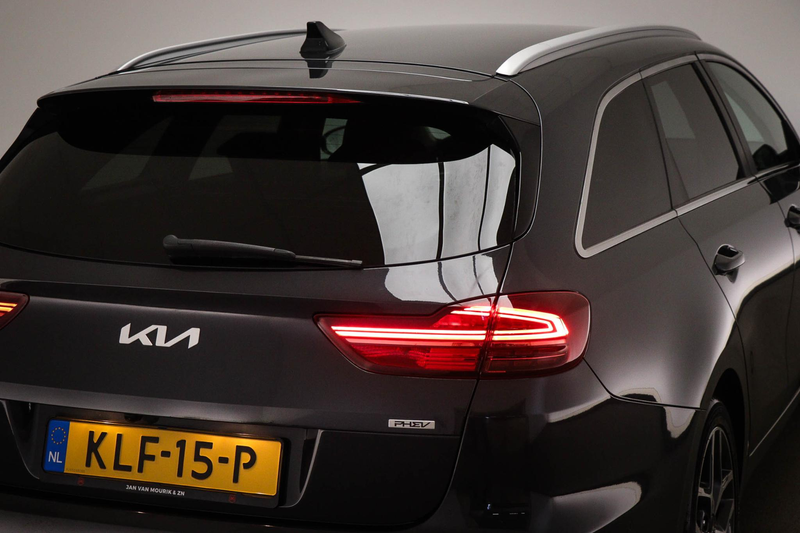 Kia Ceed SW / cee'd SW Sportswagon 1.6 GDI PHEV DynamicPlusLine | CAMERA — photo 22
