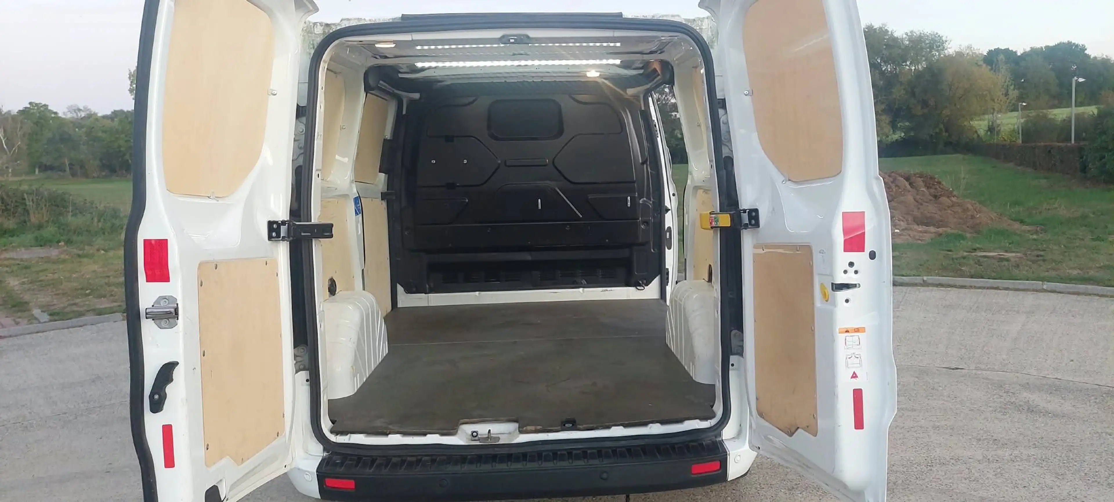 Ford Transit Custom 2.0TD 105PS TREND FWD 280 SWB — photo 10