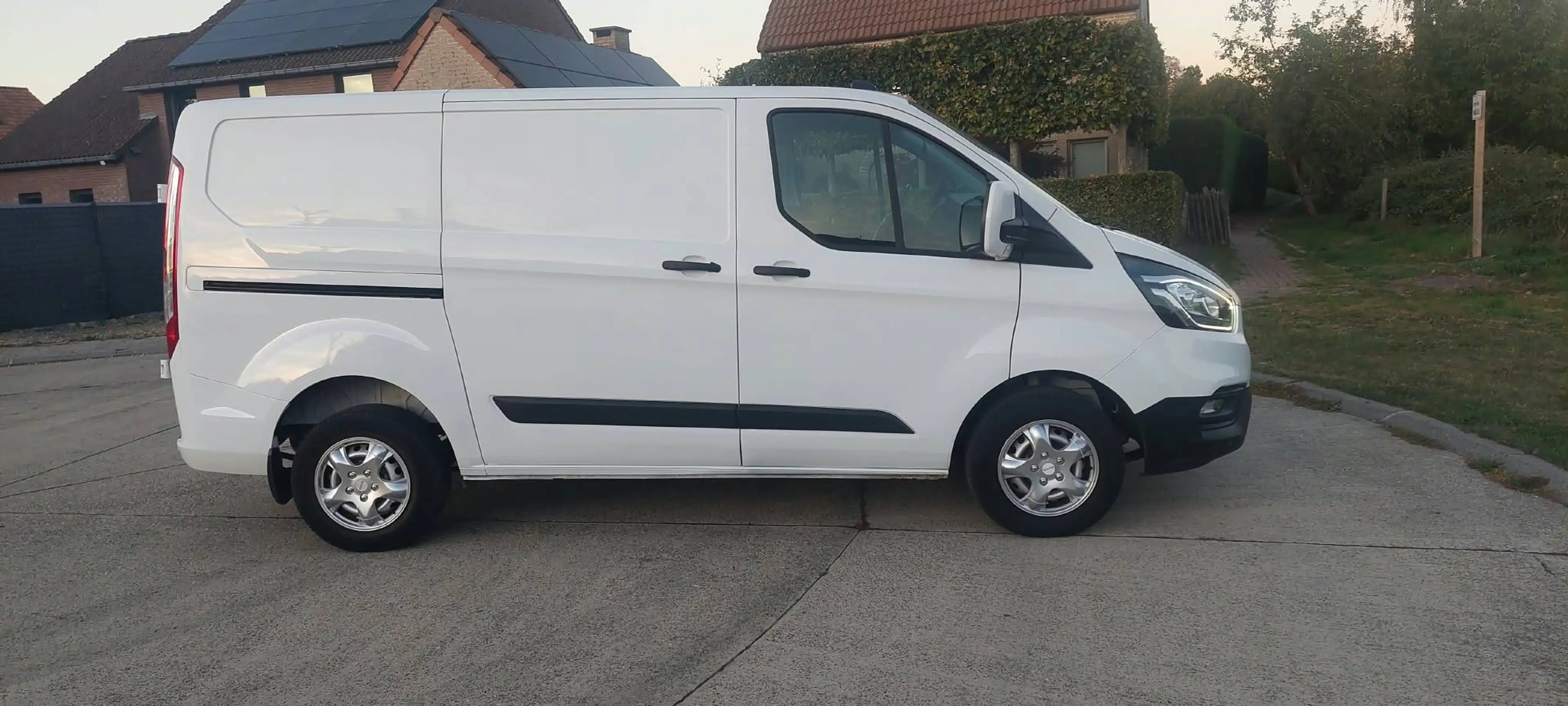 Ford Transit Custom 2.0TD 105PS TREND FWD 280 SWB — photo 9