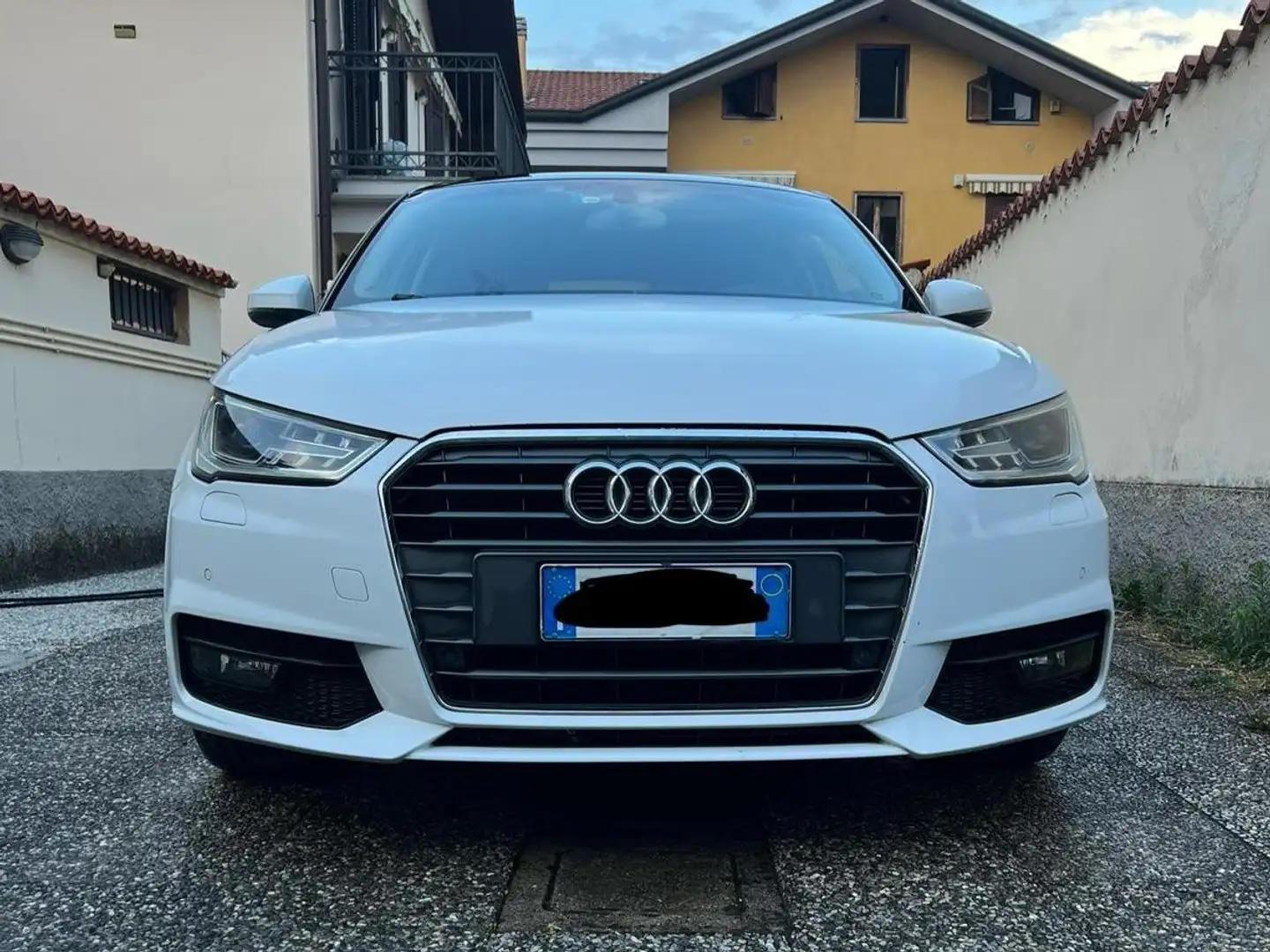 Audi A1 A1 Sportback 1.6 tdi Bianco - 2