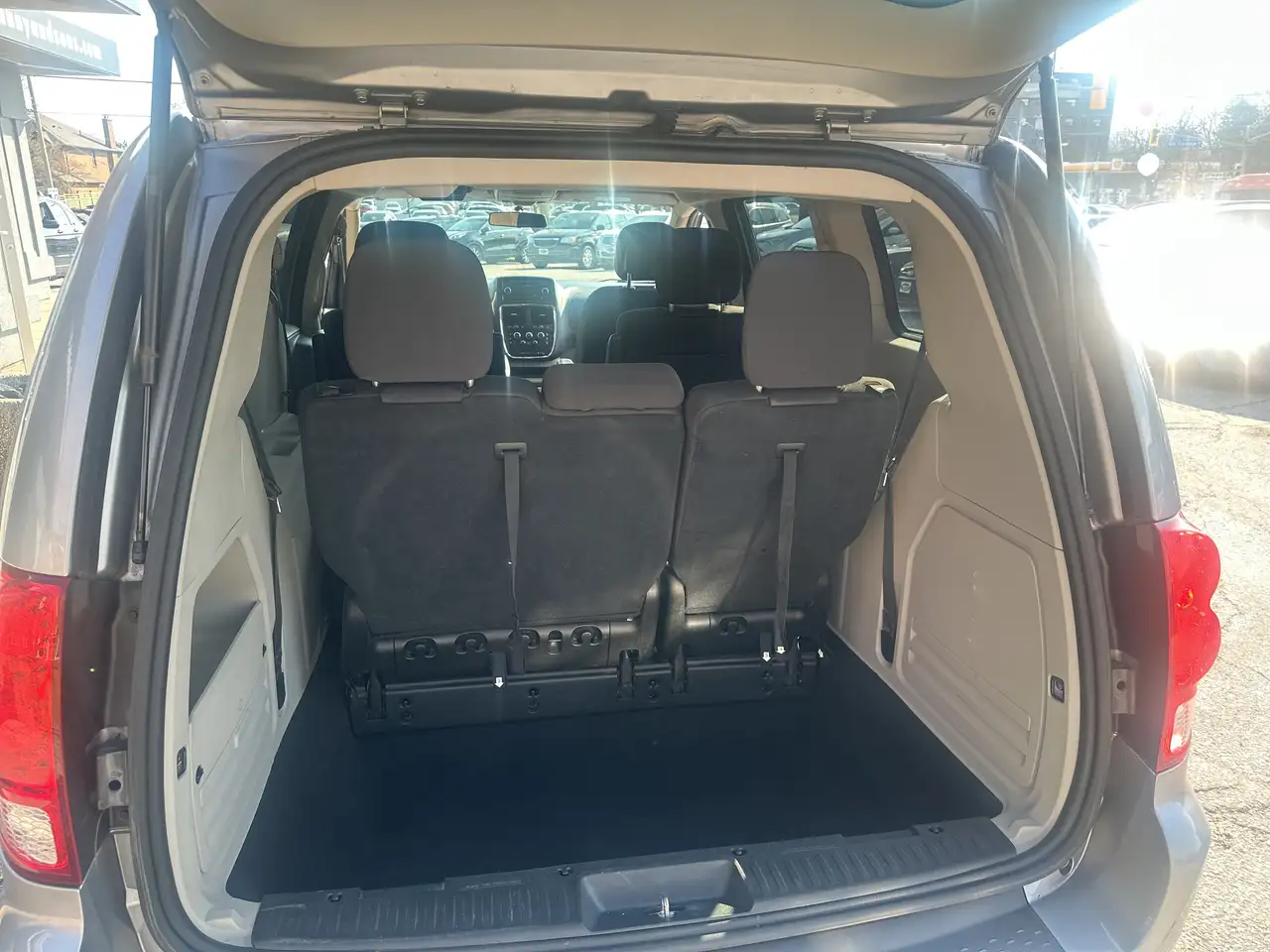 Dodge Grand Caravan снимка Dodge Grand Caravan