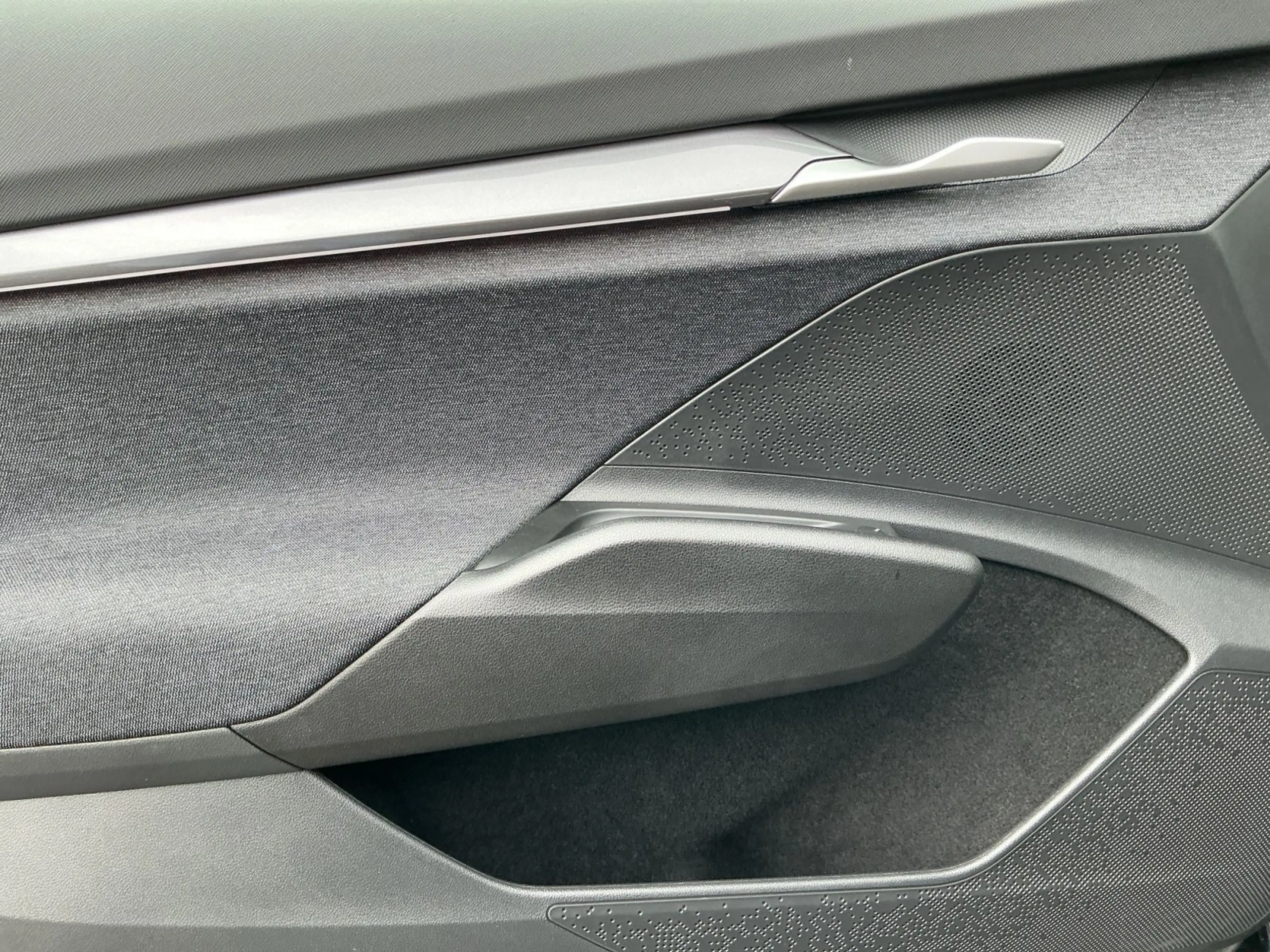 Skoda Elroq 85 (82kw) LOFT LED+NAVI+AHK+ACC+WäPu+20Z. — photo 14