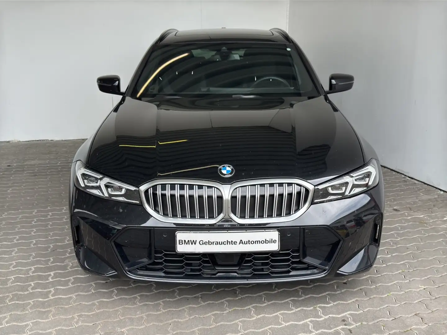 BMW 318 iA Tour. M Sport Navi.LED.ACC.AHK.Pano.RüKam Noir - 1