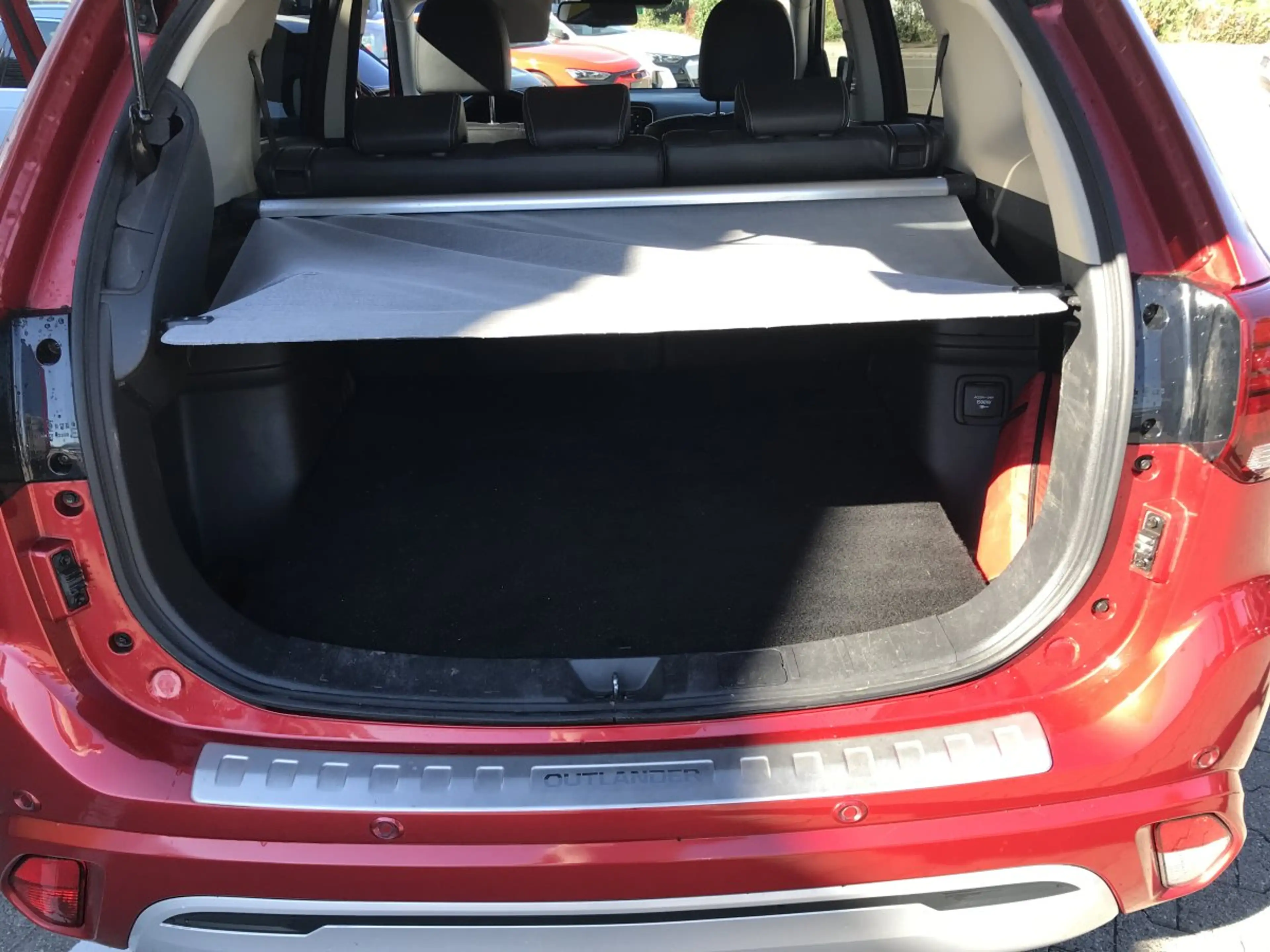 Mitsubishi Outlander 2,4 PHEV Plug-in Hybrid Plus 4WD 1. Hand*ACC Absta — photo 12