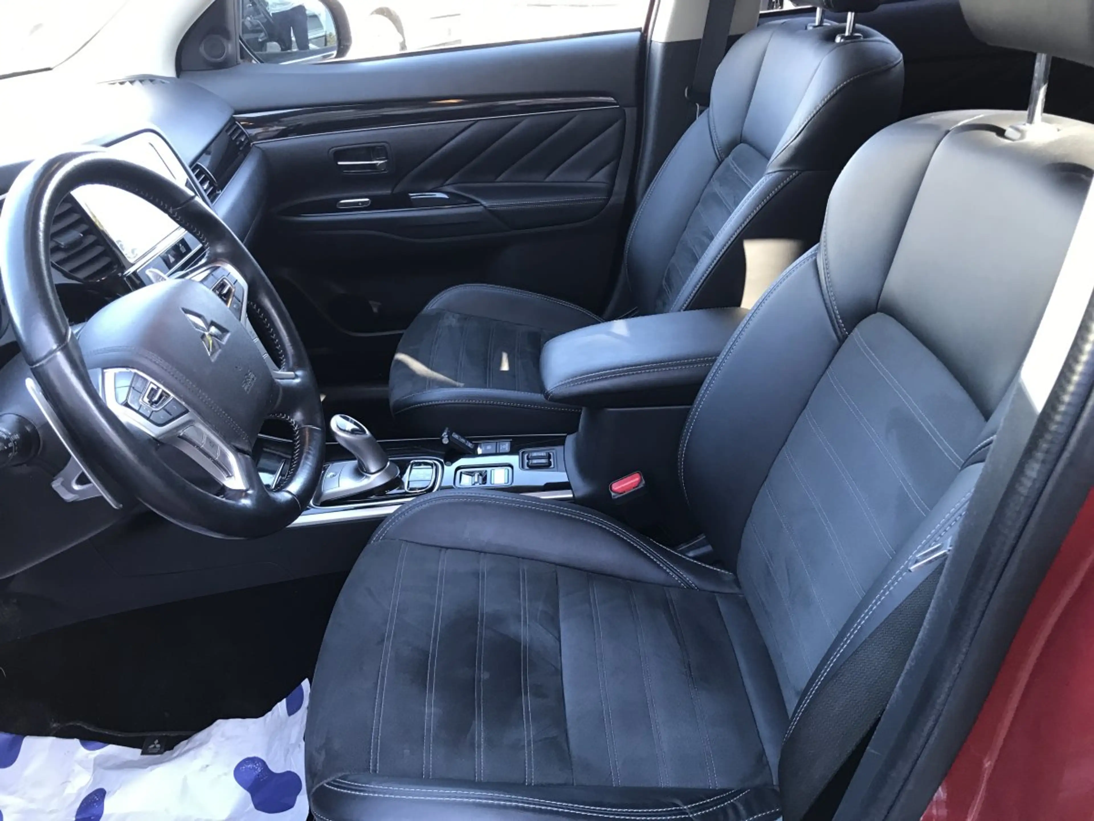 Mitsubishi Outlander 2,4 PHEV Plug-in Hybrid Plus 4WD 1. Hand*ACC Absta — photo 6