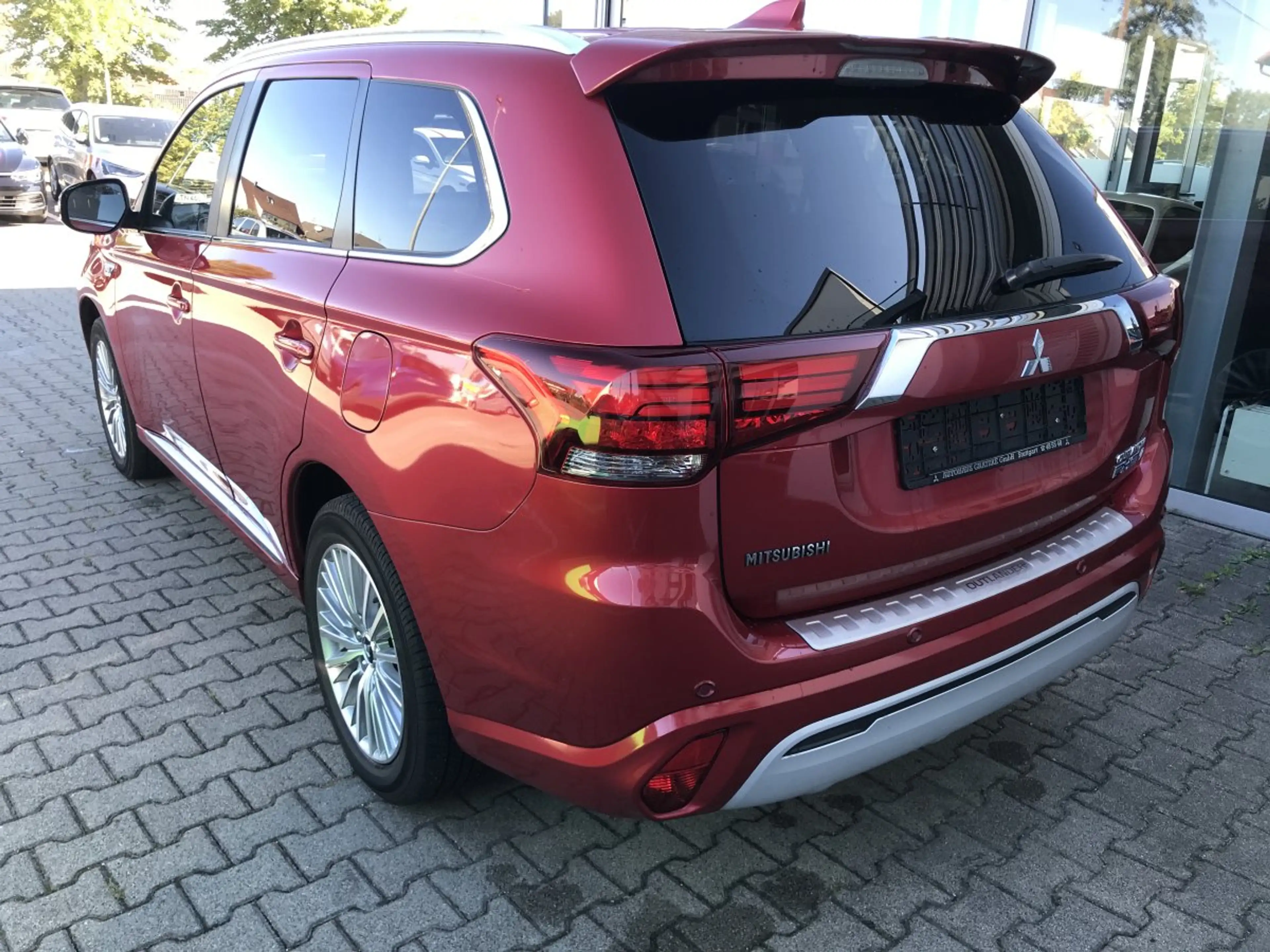 Mitsubishi Outlander 2,4 PHEV Plug-in Hybrid Plus 4WD 1. Hand*ACC Absta — photo 3